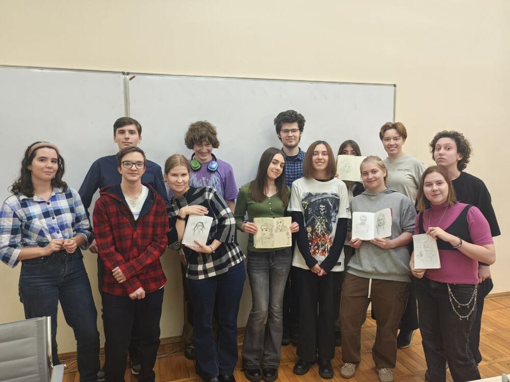 На изображении члены Художественного клуба