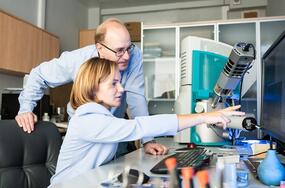 Преподаватели НИТУ МИСИС со студентами