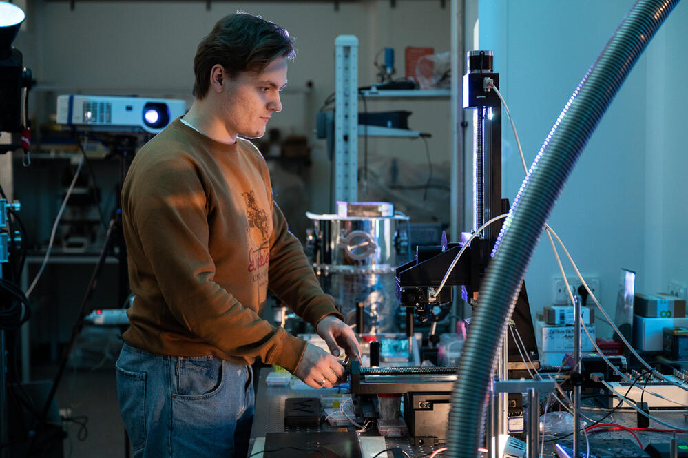 Ключ к безопасности: учёные усилили квантовую криптографию с помощью нейросети